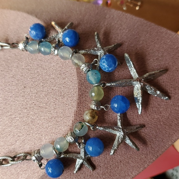 Blue Dyed Agate, Glass Beads, Starfish Charm Bib Necklace Silvertone NWT - Picture 2 of 5